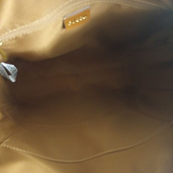 Fabulous Fossil Convertible Shoulder Bag!. - Picture 9 of 10